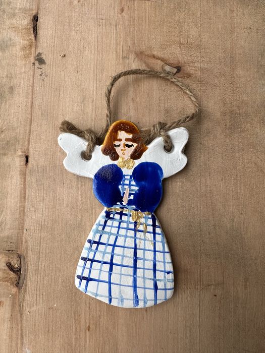 Aniołek biały krata anioł zawieszka ceramiczna gliniana boho