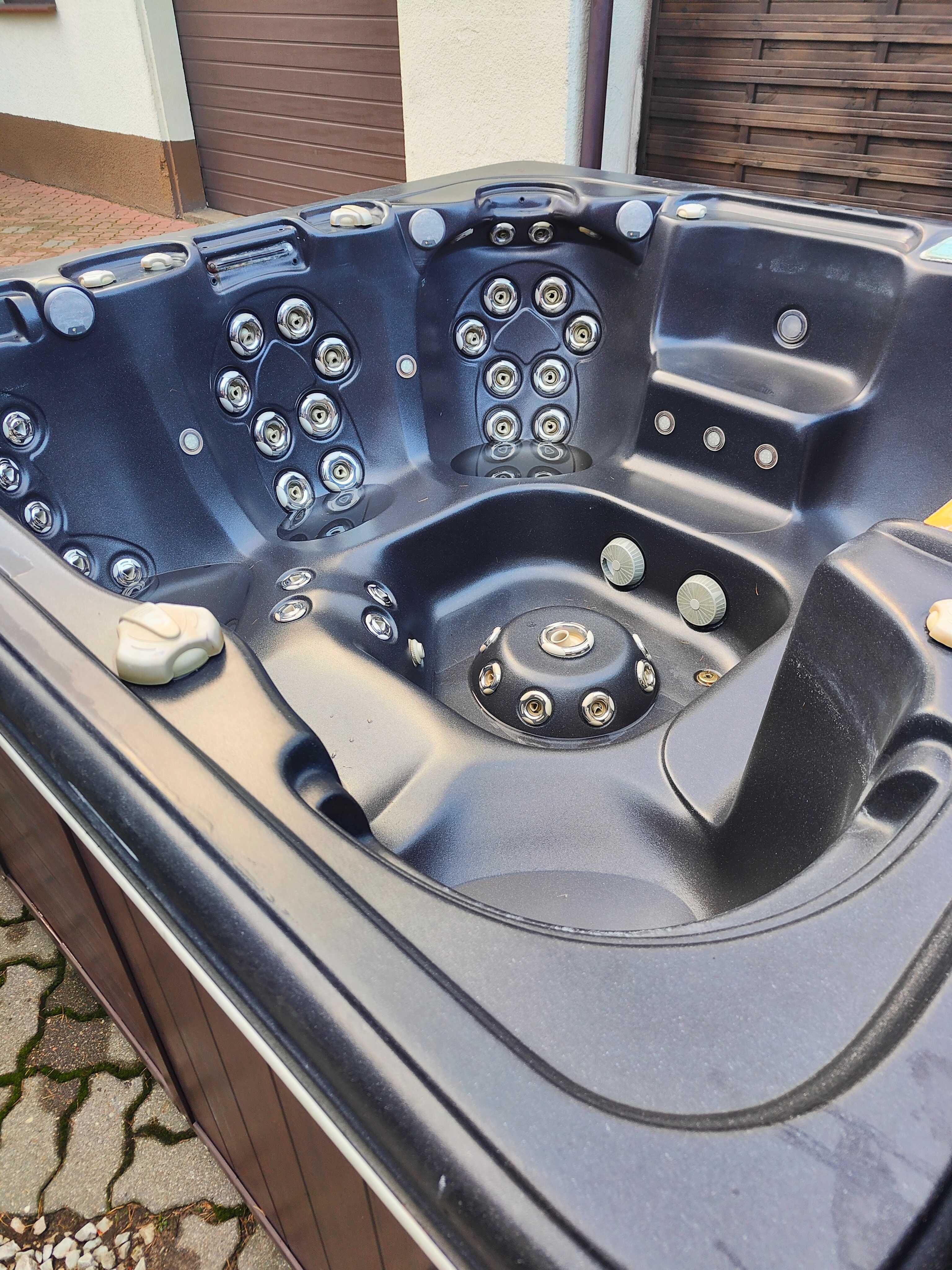 Jacuzzi ogrodowe , wanna spa . Hot Spring , Sundance , Balboa , Gecko.