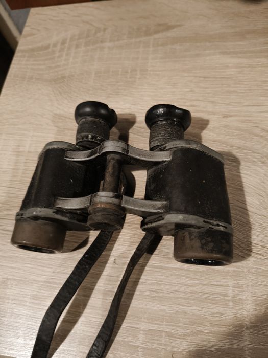 Stara wojskową lornetka  Carl Zeiss Jena.
