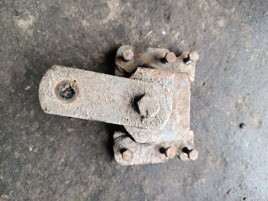 Mocowanie resora Iveco daily III 65c kompletne śruby