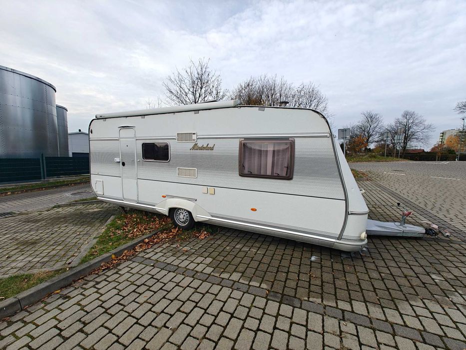 Przyczepa kempingowa LMC 560. Łóżka piętrowe,roleta,klimatyzacja,solar