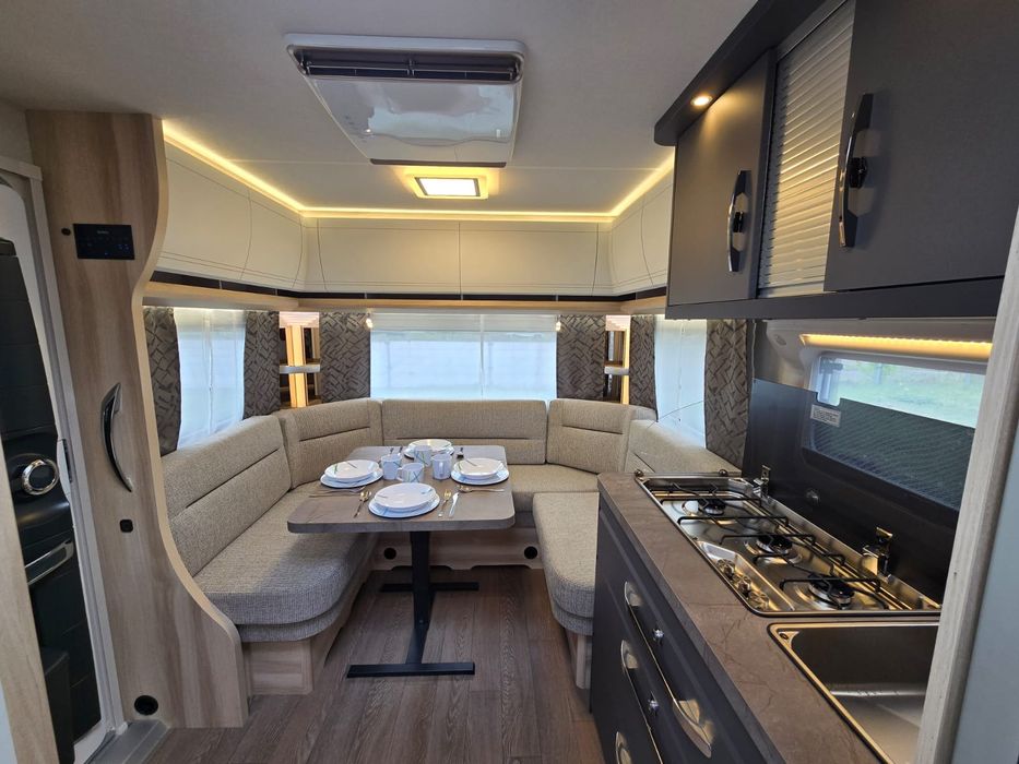 Przyczepa kempingowa wynajem HOBBY DE LUXE 460 UFE sezon 26 rezerwacje