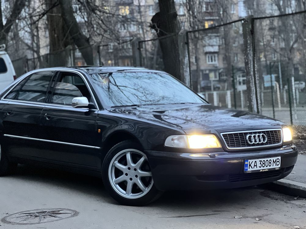 Продам Audi S8