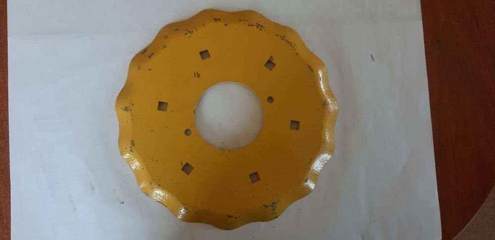 Talerz tnący do przystawki do kukurydzy Claas John Deere Mengela New Holland