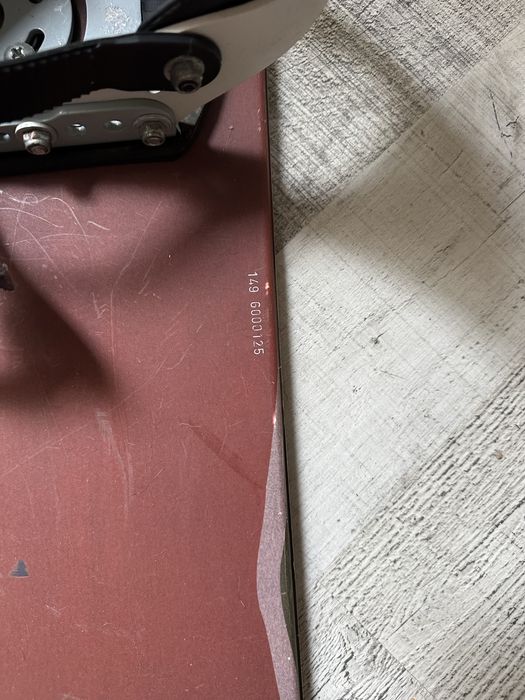 Prancha snowboard com fixações D&S