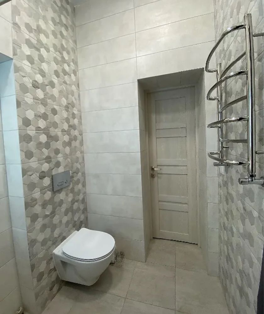 Продаж 2 кімнатної квартири в центрі міста+гараж,вул.Спаська
