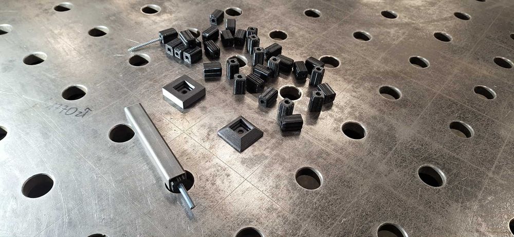 Piny montażowe do balustrad - mocowanie tralki do schodów lub sufitu