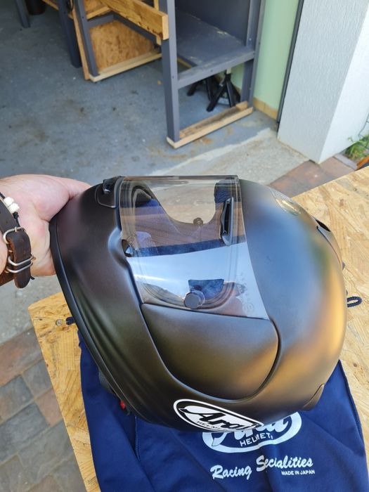 Мотошолом Arai Chaser