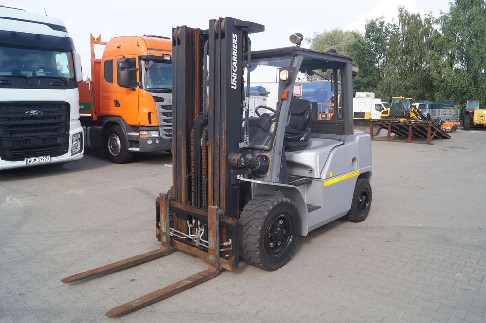 Nissan Wózek widłowy 4.5 tony udźwigu