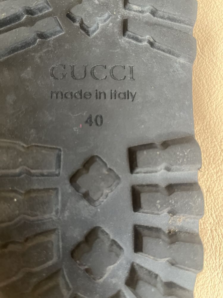 Босоножки Gucci оригинал 40р