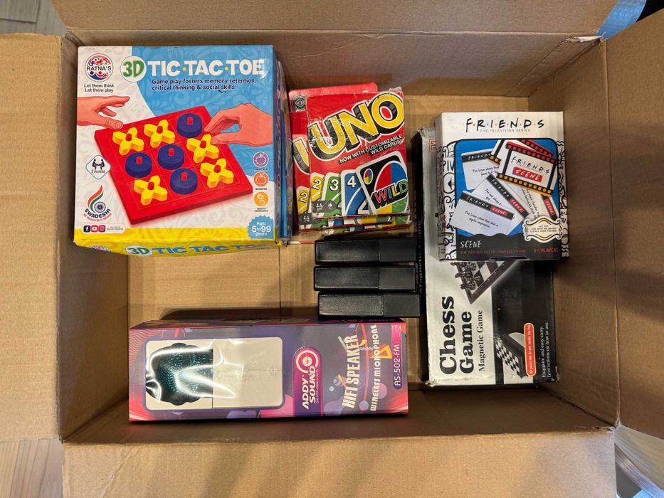 Conjunto de jogos de tabuleiro e cartas