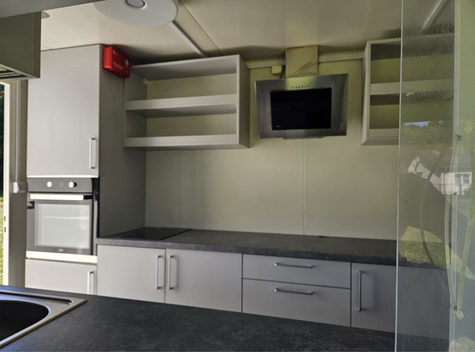 Przyczepa/Budka gastronomiczna 4x2x2,3