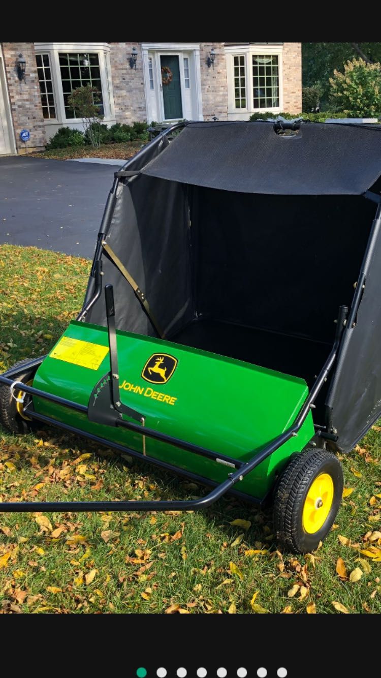 Traktorek John Deere E120