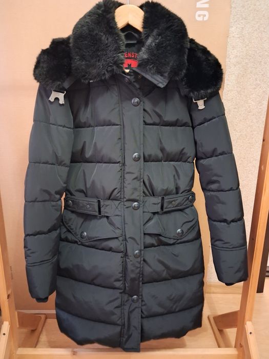 Зимовий жіночий пуховик