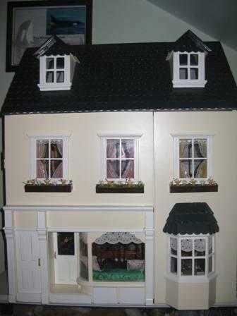 CASA DE BONECAS ELETRIFICADA