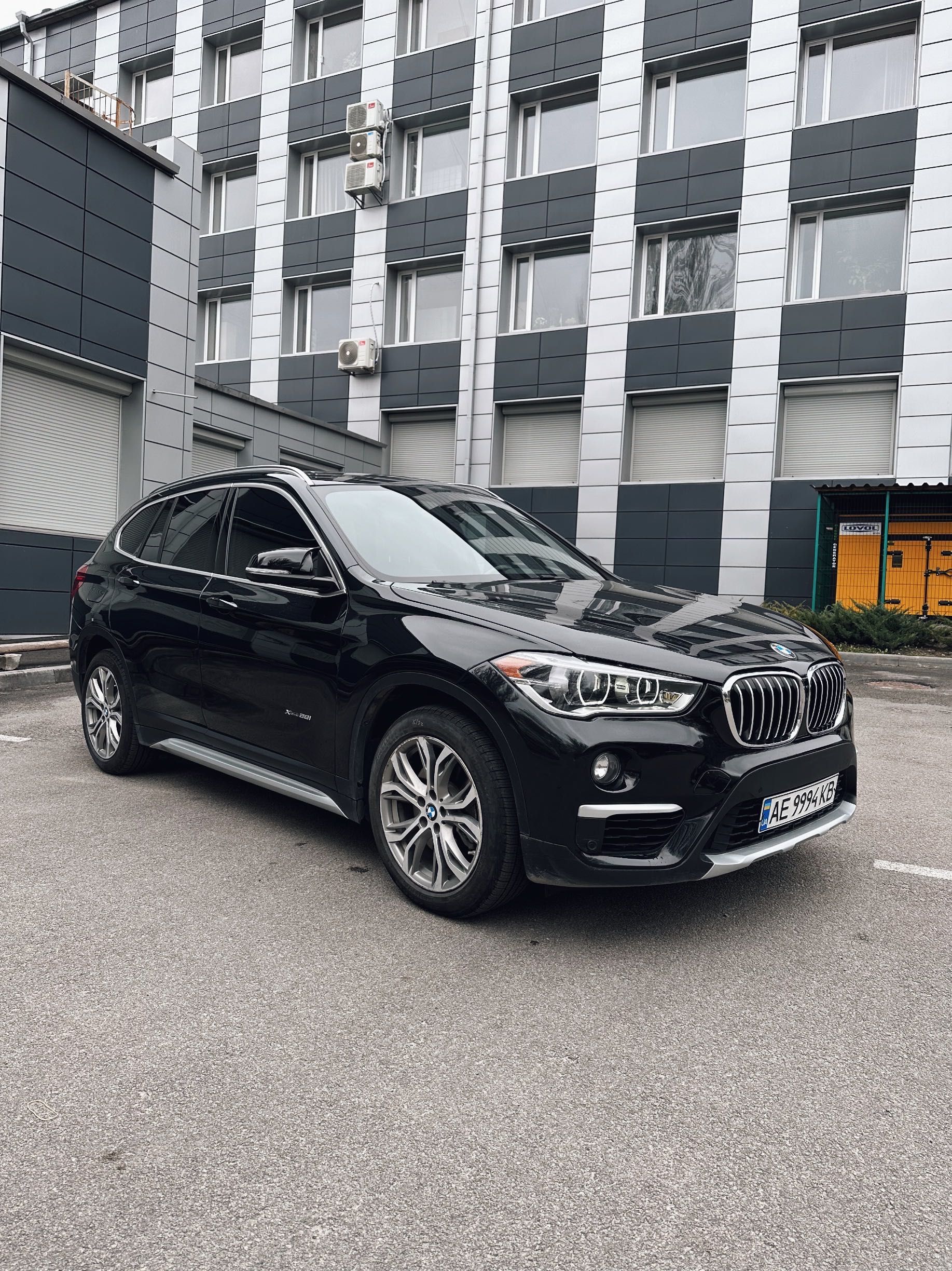 Продам BMW X1 F48 отличное состояние топовая комплектация