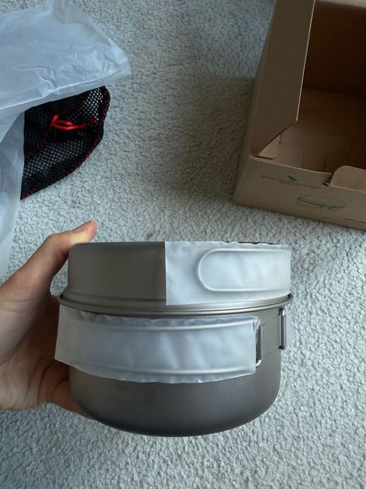 Tytanowy garnek turystyczny (1l) z patelnią (0,5l)