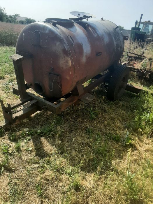 Бочка с нержавейки 1.5м3 на колёсном ходу