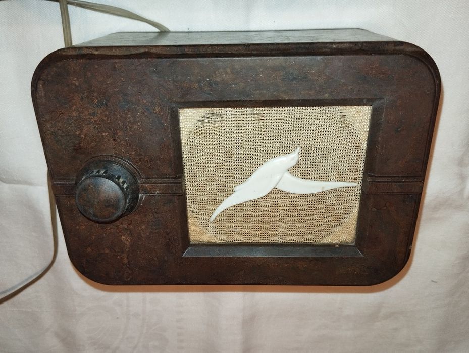 Ретро провідний радіоприймач