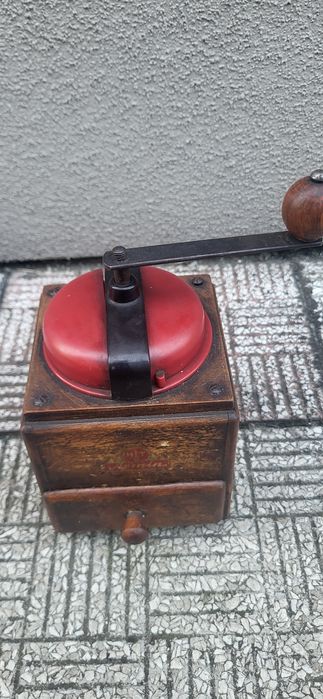 Stary młynek do kawy Armin zabytek