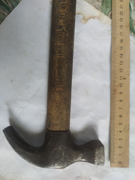 Для любителей древности - старинный молоток сапожник