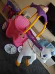 Quadriciclo Carruagem de princesa Little Tikes
