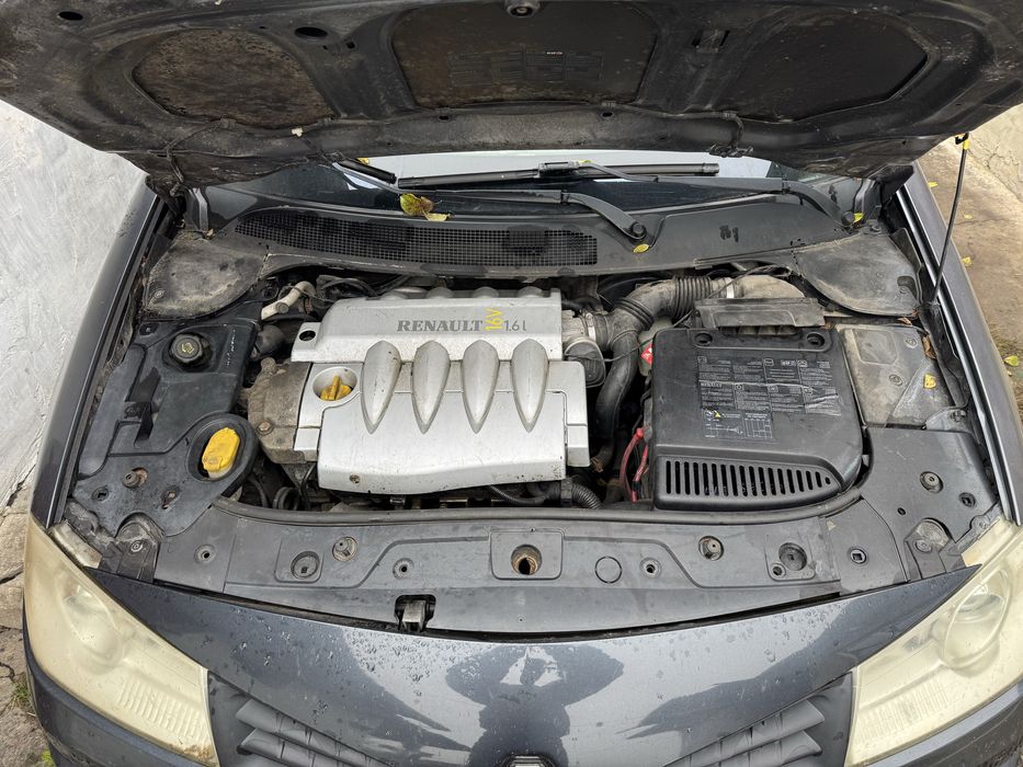 Кришка двигуна рено меган 2 , кришка акумулятора