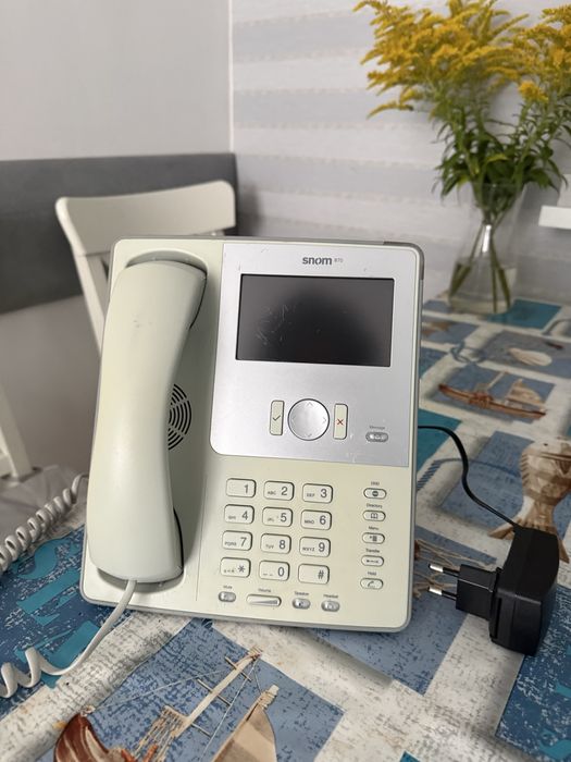 Telefon stacjonarny, przewodowy, biurowy SNOM 870 IP