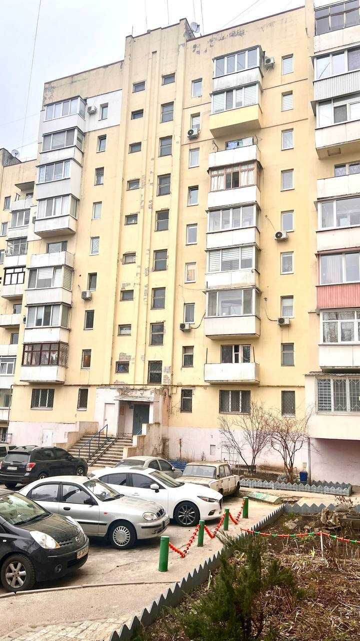 Продам 2к квартиру 80м Любава ТРК Украина, Тракторостроителей 79/42 а