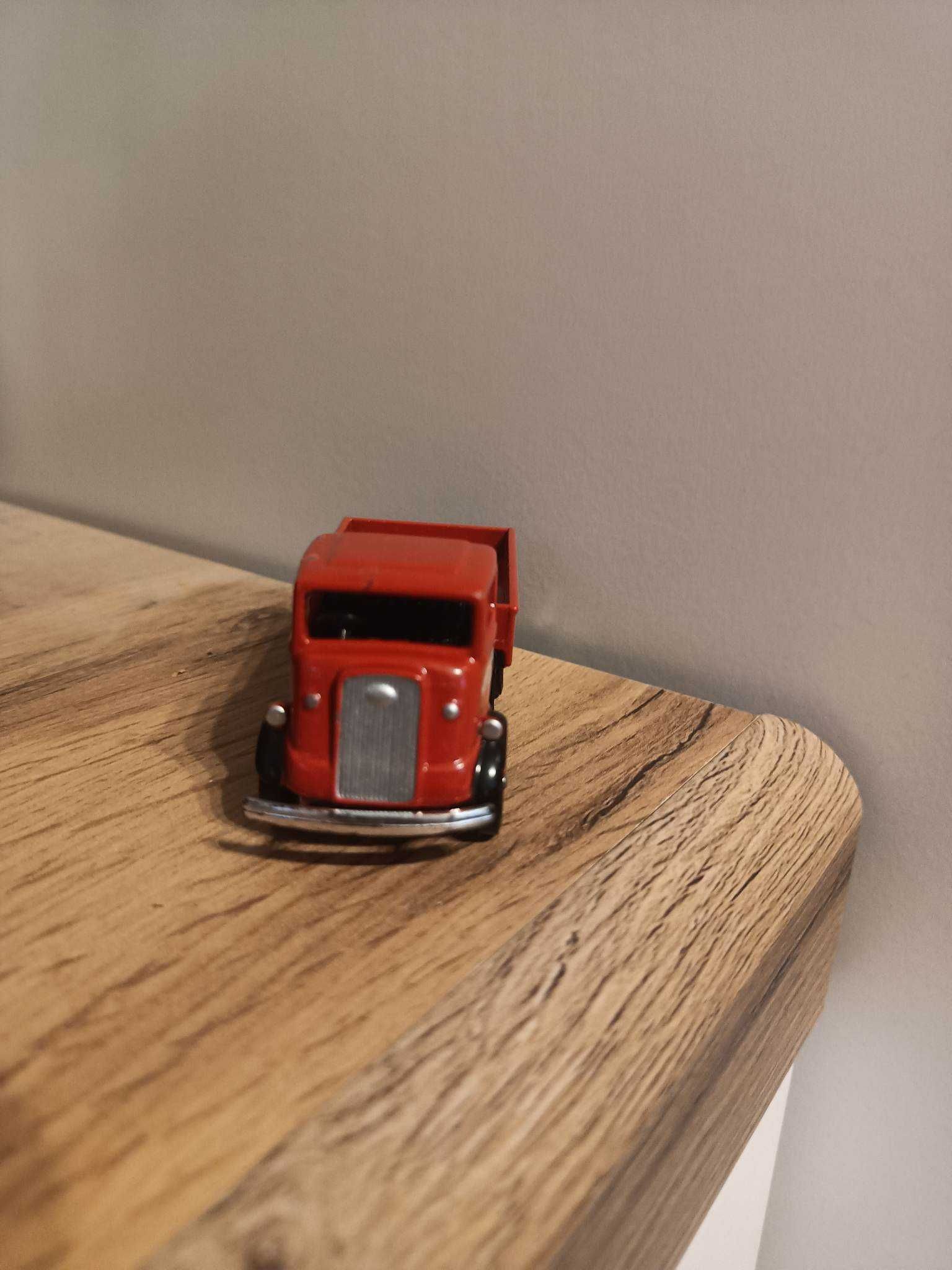 Corgi Howdens Joinery Truck - Special Edition Diecast Red Model