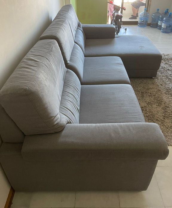 Sofá semi novo chaise long