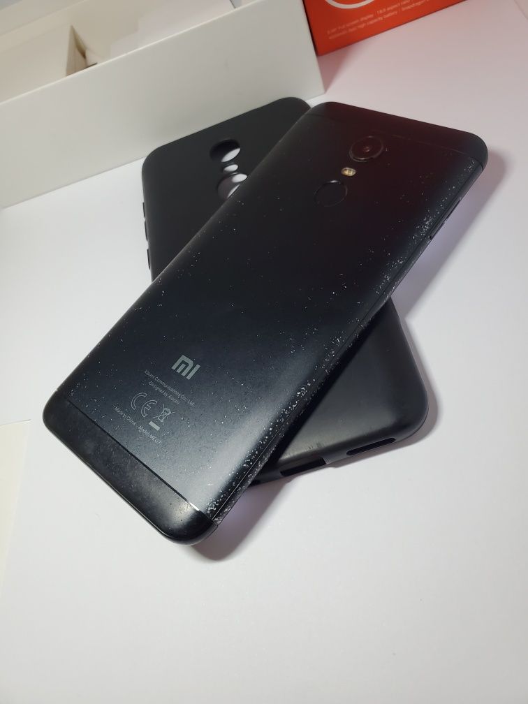 Xiaomi Redmi 5 Plus 4/64 гарний стан + повний комплект