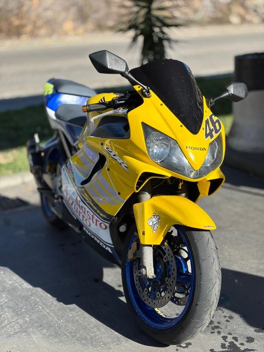 Vendo CBR F4i Sport valentino rossi em bom estado