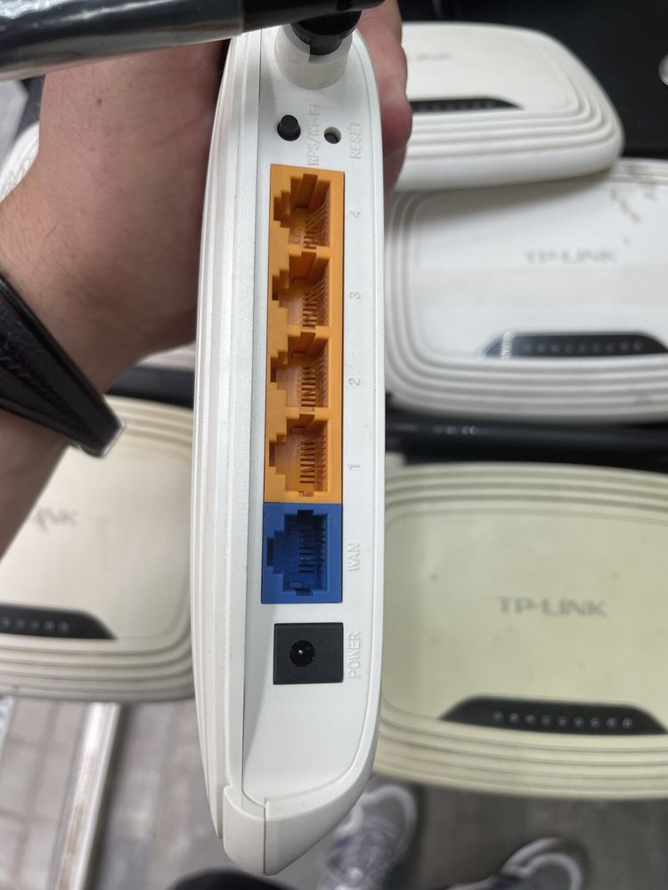 Роутери TP-LINK TL-WR740N.