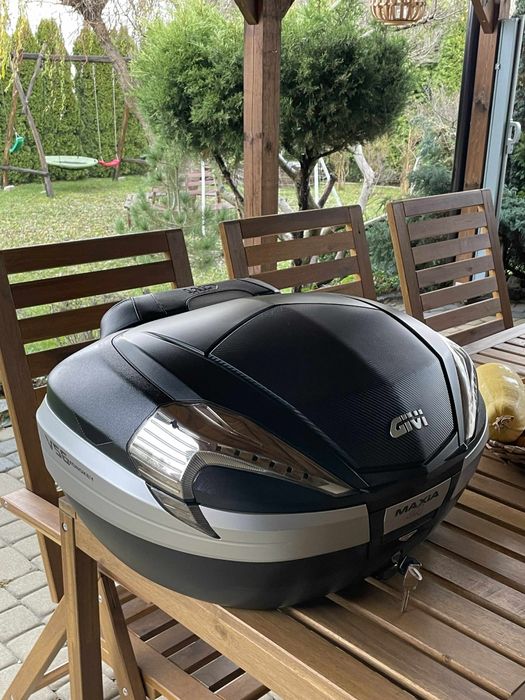 Kufer Givi Maxia 4 v56 monokey z oparciem jak nowy