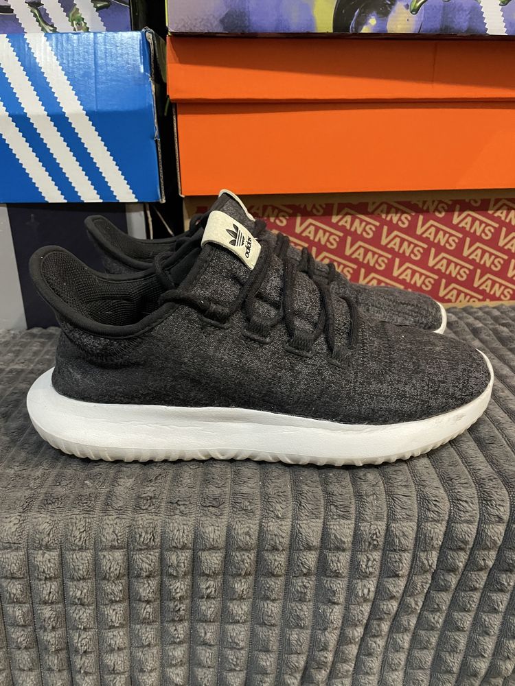 Оригінальні кросівки adidas Turbular Shadow 40(25,5см)