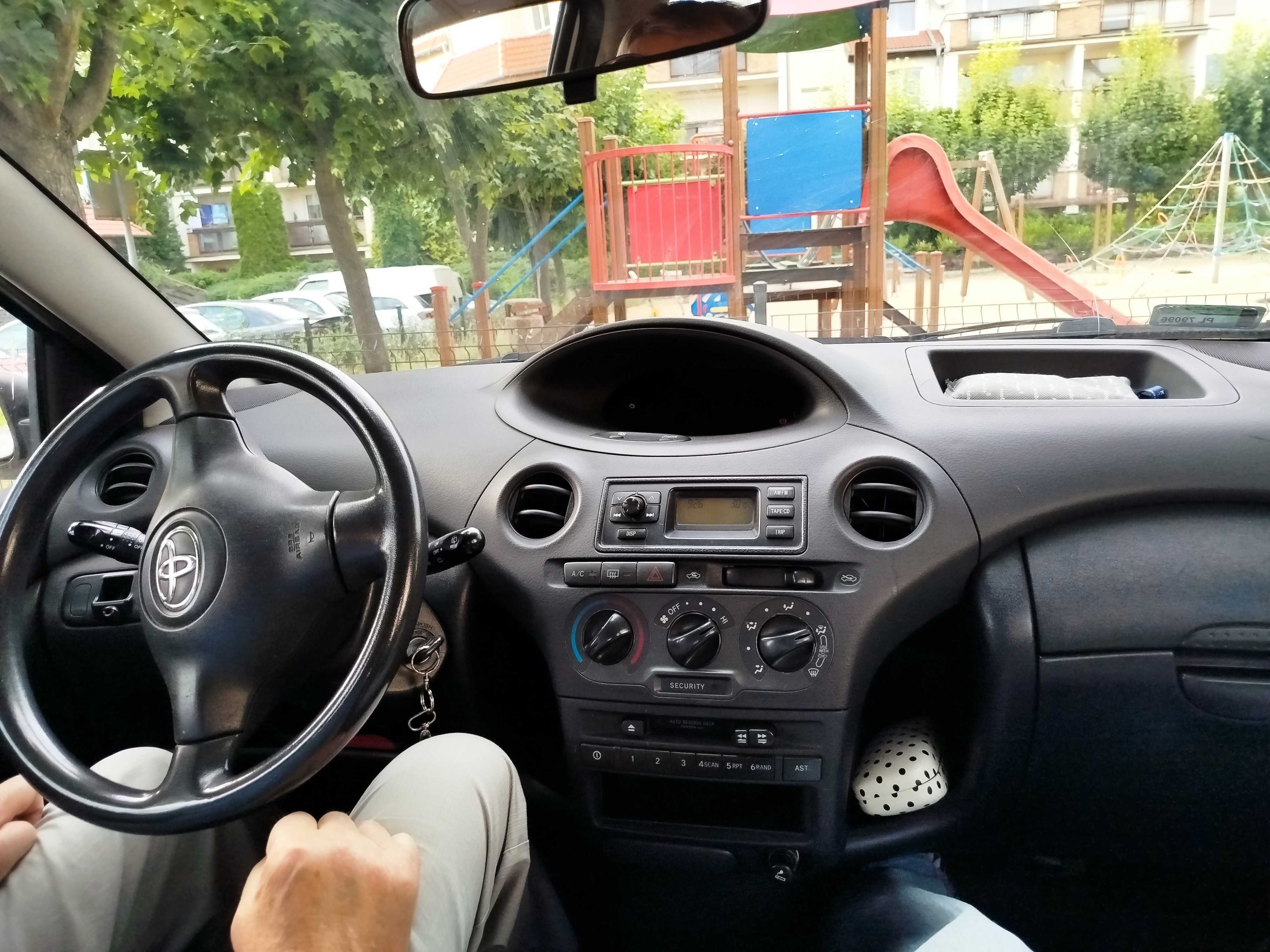Toyota Yaris 1.4D-4D( NLP10)- 75 km, 2005 rok