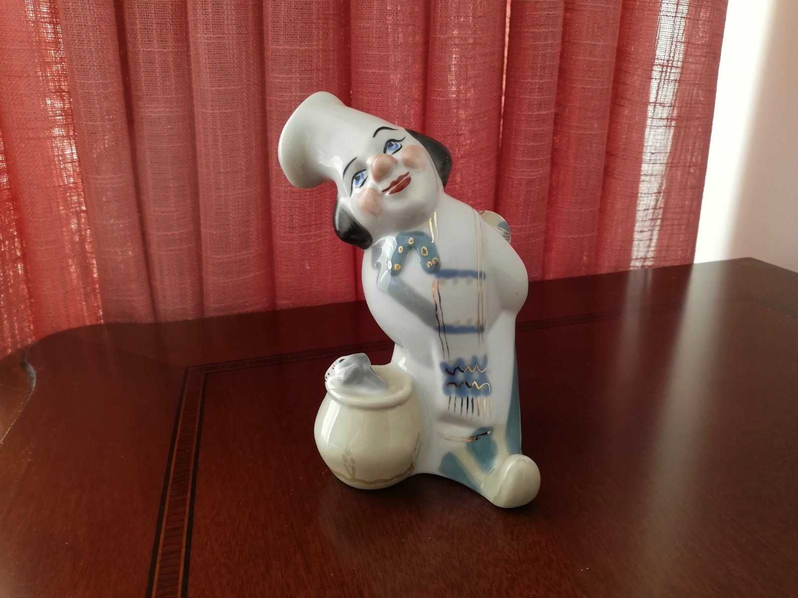 Porcelanowa figurka sygnowana Połonne – «Kucharz i kot»