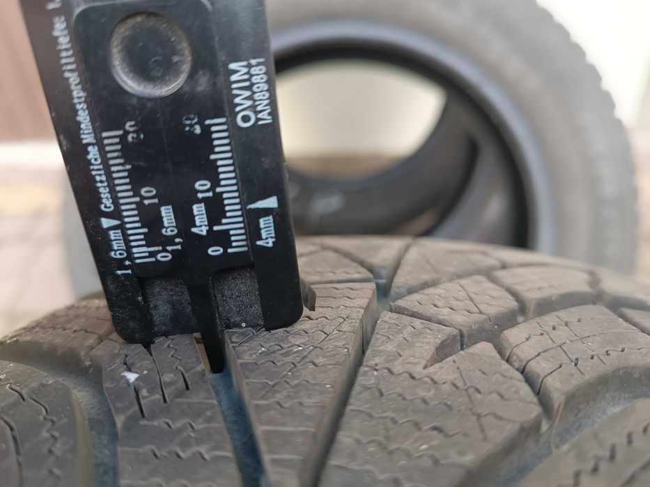 Opony zimowe 215.60.17