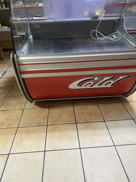 Холодильні вітрини-прилавок 1.3м ; 1,6 м