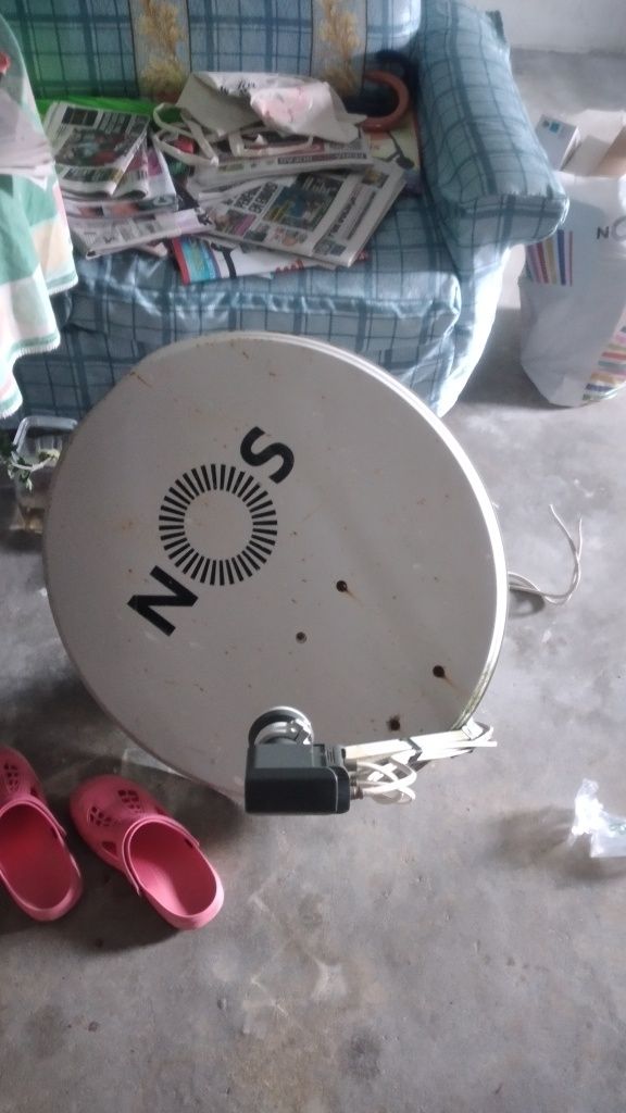 Vendo antena parabólica da NOS!!! 350€ não negociáveis!!! Oportunidade