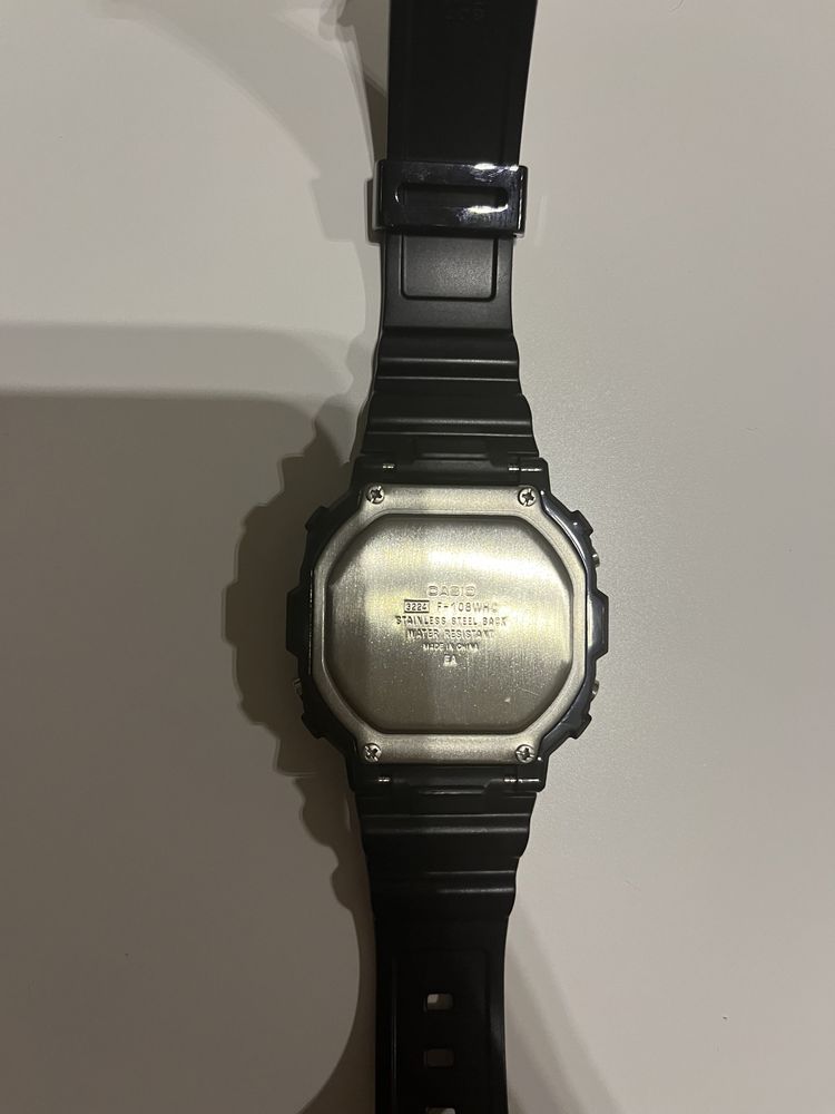 Zegarek Casio F-108WHC czarny