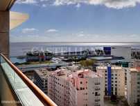 Apartamento T3 para arrendamento na Avenida Dom João II , com 2 lug...