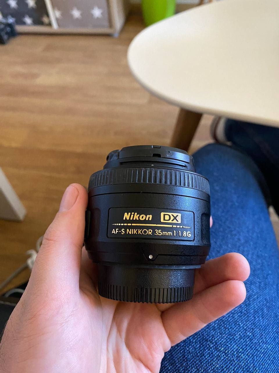 Nikon  35мм F1.8