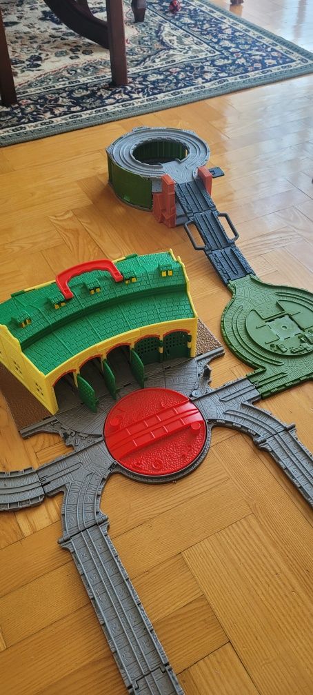 zestaw torów tomek i przyjaciele obrotnica zajezdnia