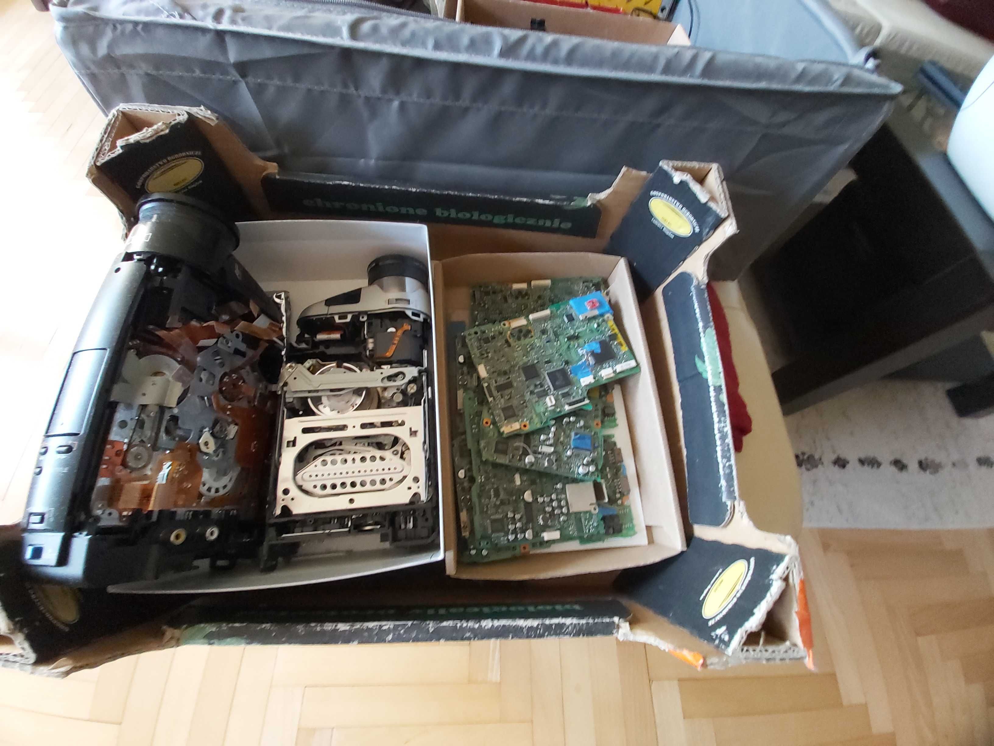 Kamera Panasonic VHS-C walizka części oraz podzaspołów
