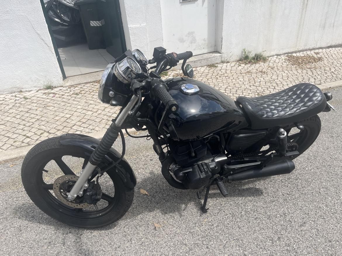 Honda CB250 Café Racer