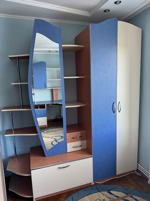 Комплект меблів в дитячу кімнату