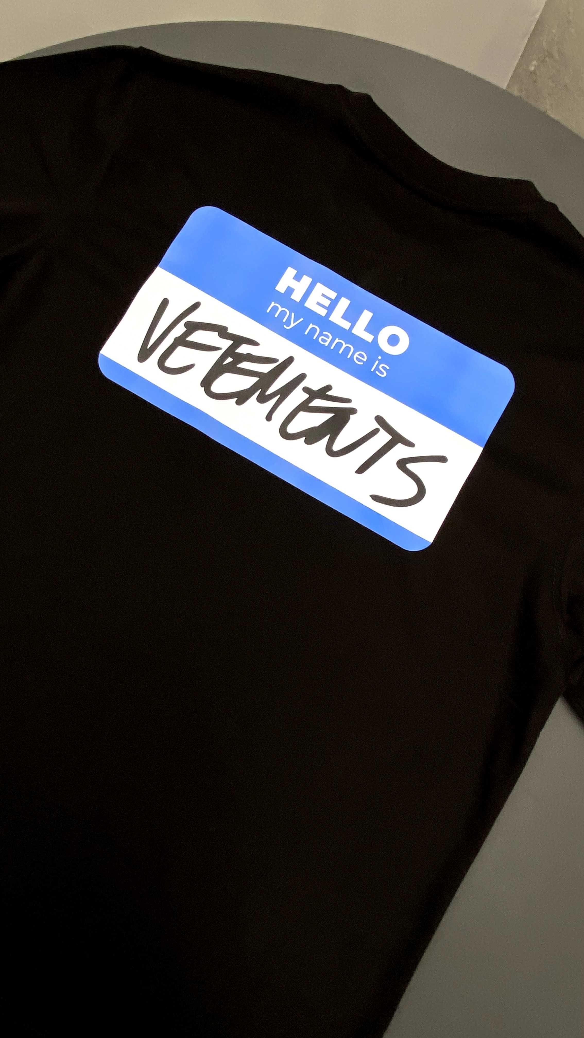 Без предоплат!Чоловіча футболка Vetements "Hello My Name Is"