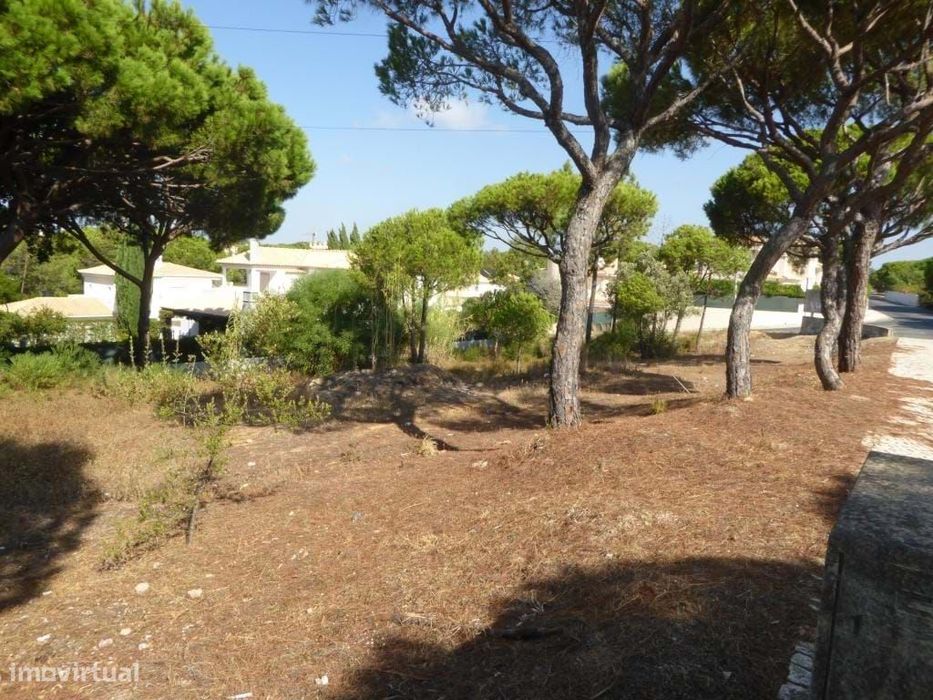 Lote de terreno para construção de moradia